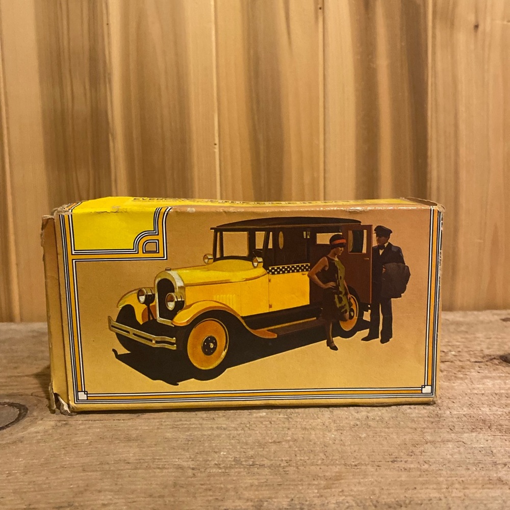 1926 checkered cab vintage car